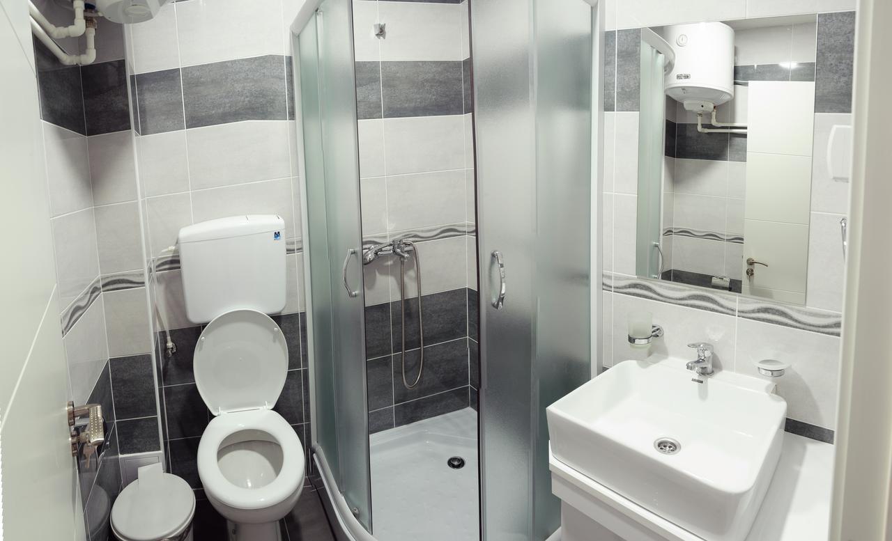 Atina Lux Hostel Leskovac  Kültér fotó