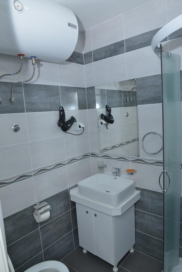 Atina Lux Hostel Leskovac  Kültér fotó