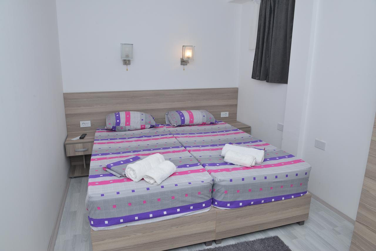 Atina Lux Hostel Leskovac  Kültér fotó